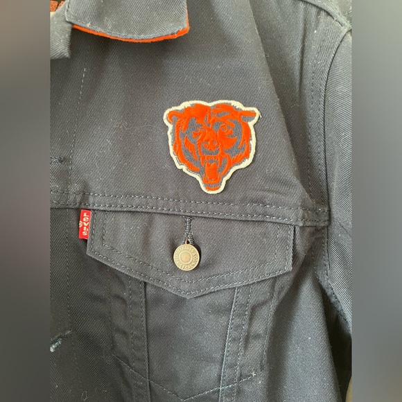 Men’s Levi’s Chicago Bears Jean Jacket - Picture 5 of 8